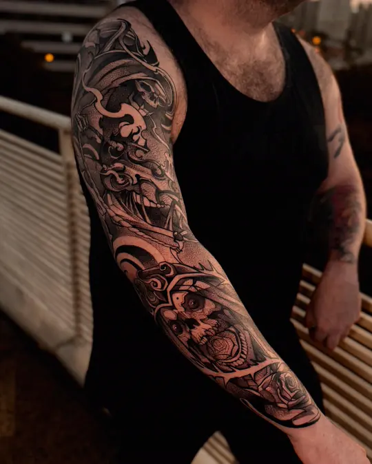 Tatuagem Braço fechado em 4 dias, de Cláudio Dias