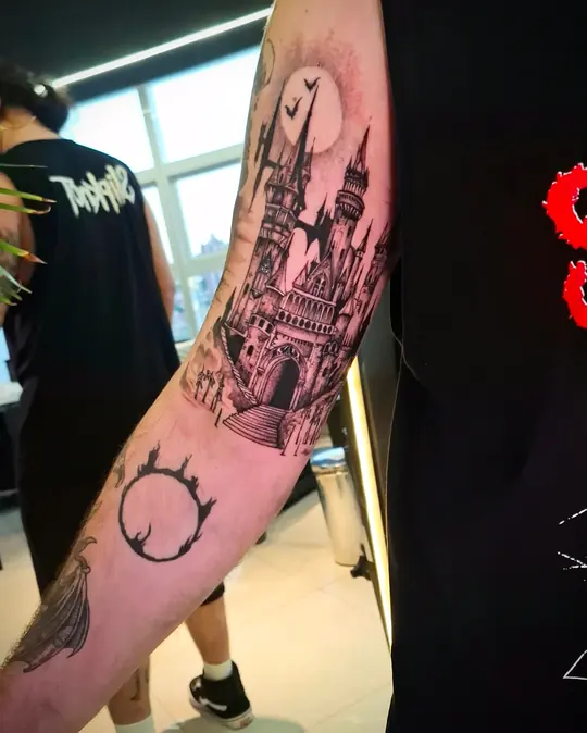 Tatuagem Castelo do Drácula, de Kamily Arcanjo