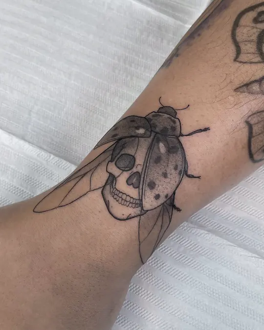 Tatuagem Flash autoral, de Nathália Velasco
