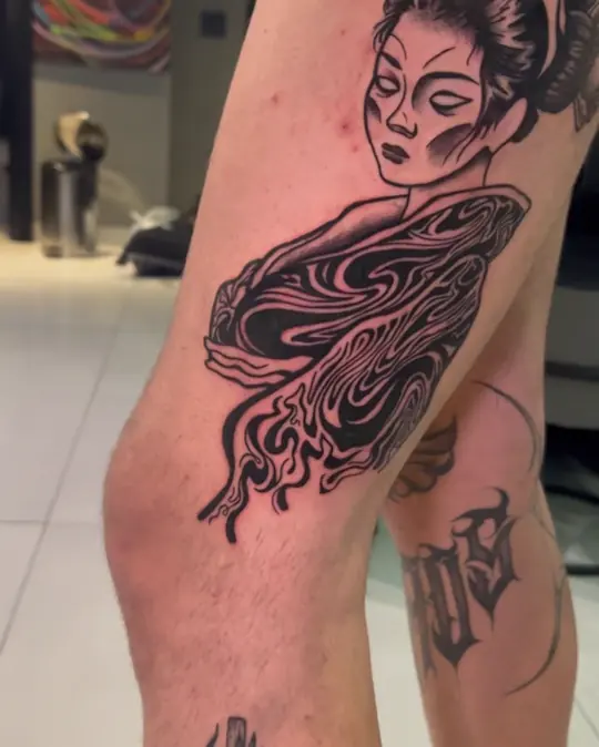 Tatuagem Gueixa e serpente, de Yogi